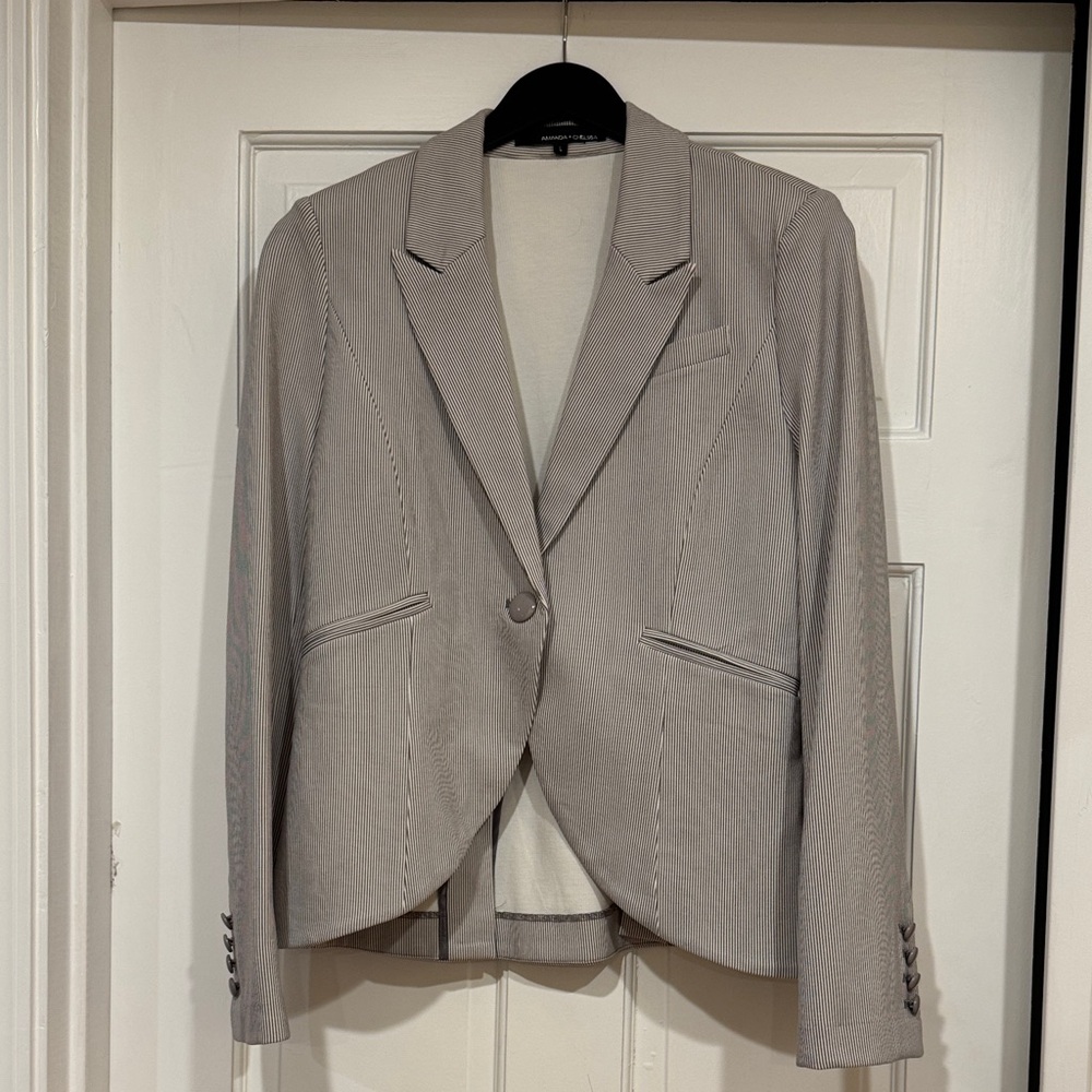 Amanda & Chelsea Women's Gray Blazer